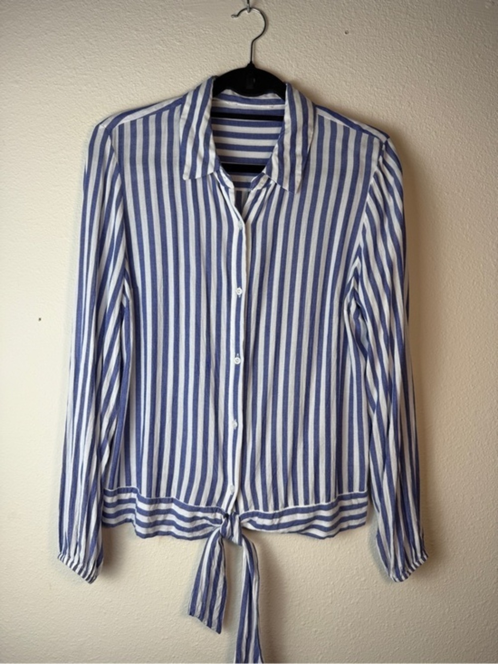 Cloth & Stone Striped Rayon Button Up Shirt Top Size M Tie Front Blue White